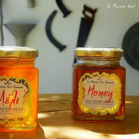 La Maison Amande Spathi (Kea)