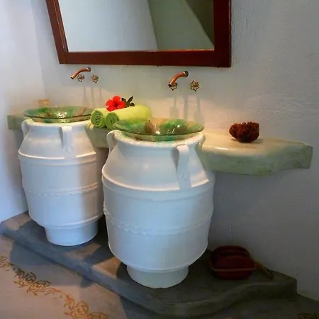 La Maison Amande Spathi (Kea)